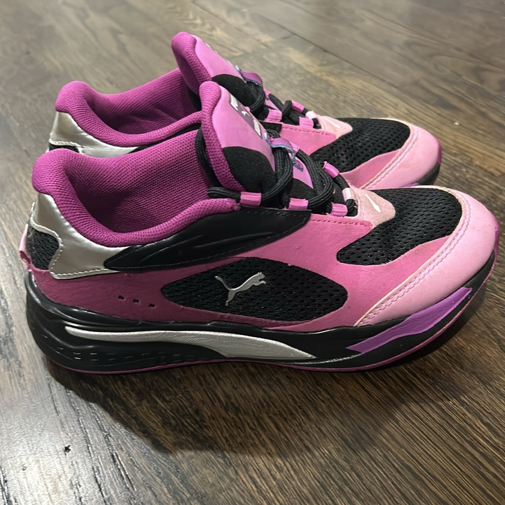 Girls Puma sneakers